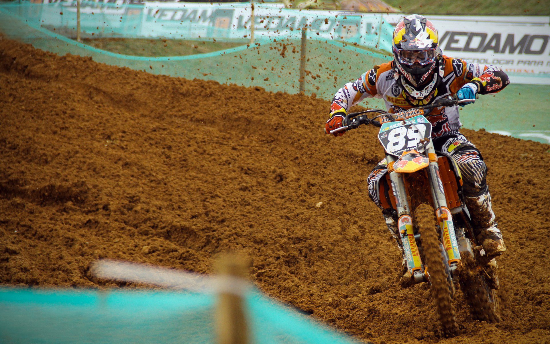 绿色环保场馆项目持续推进，行业绿色转型步伐加快，绿色环保站